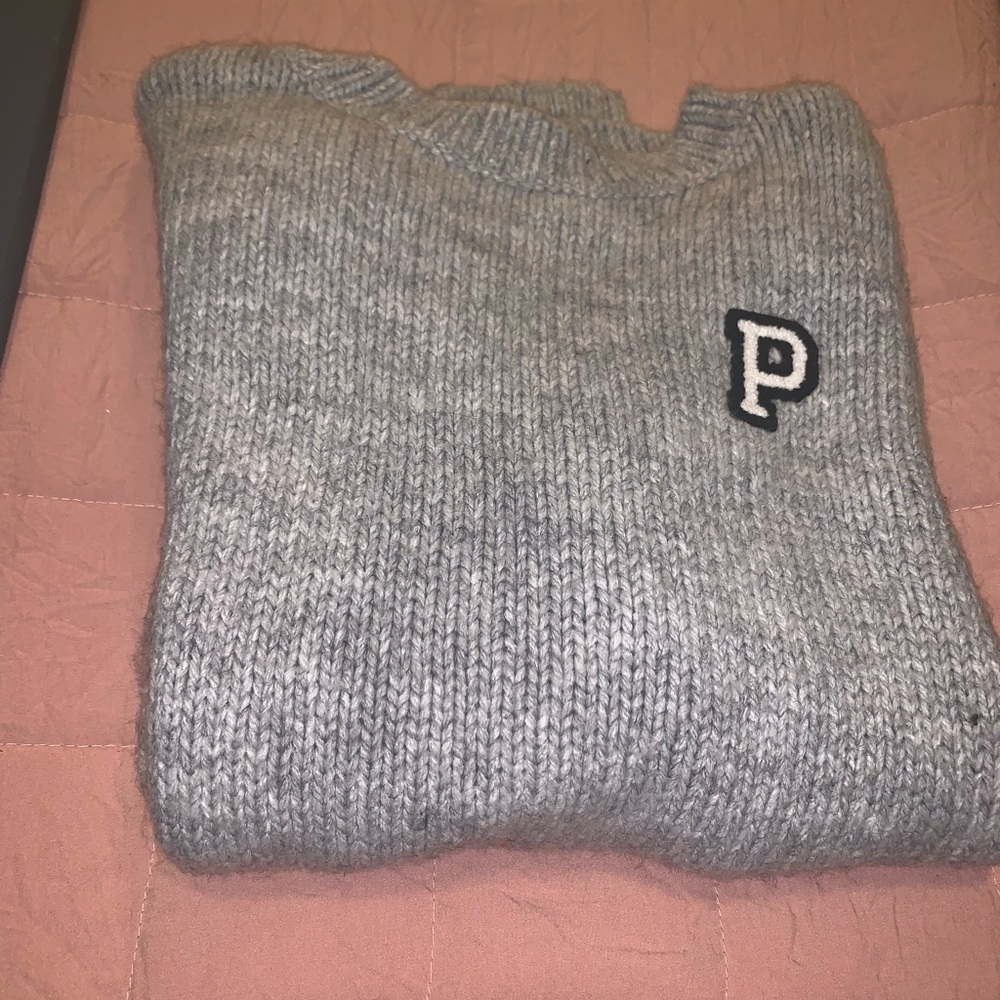 Gray sweater